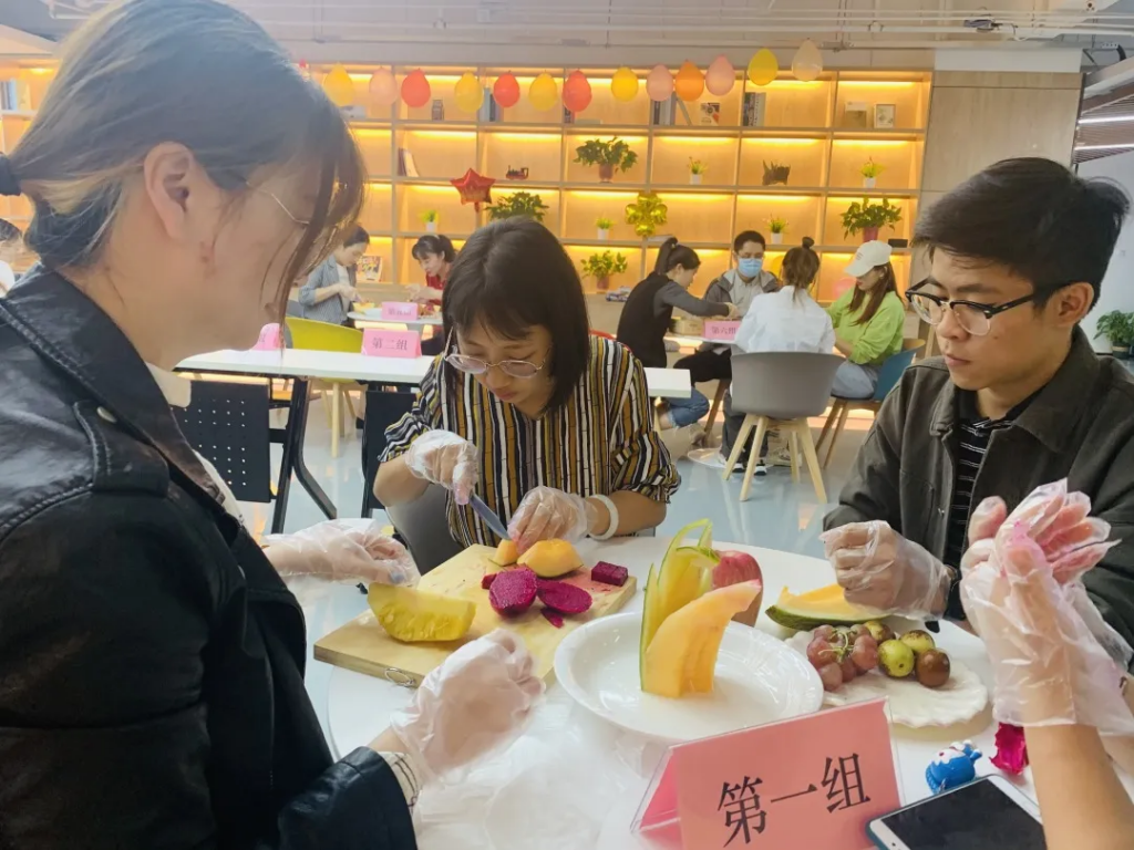 猜燈謎、拼果盤，中原工業(yè)設(shè)計(jì)城的這場迎國慶中秋雙節(jié)活動(dòng)氛圍濃