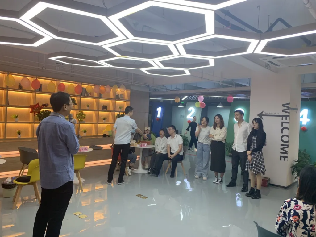 猜燈謎、拼果盤，中原工業(yè)設(shè)計(jì)城的這場迎國慶中秋雙節(jié)活動(dòng)氛圍濃