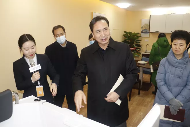 焦作市十三屆人大代表解放區(qū)代表團一行 蒞臨設(shè)計城參觀考察