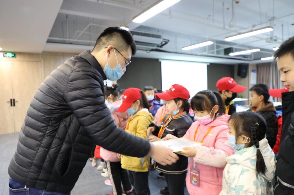 中原工業設計城舉辦小學生研學活動：走進設計“圈”，感受設計奧妙