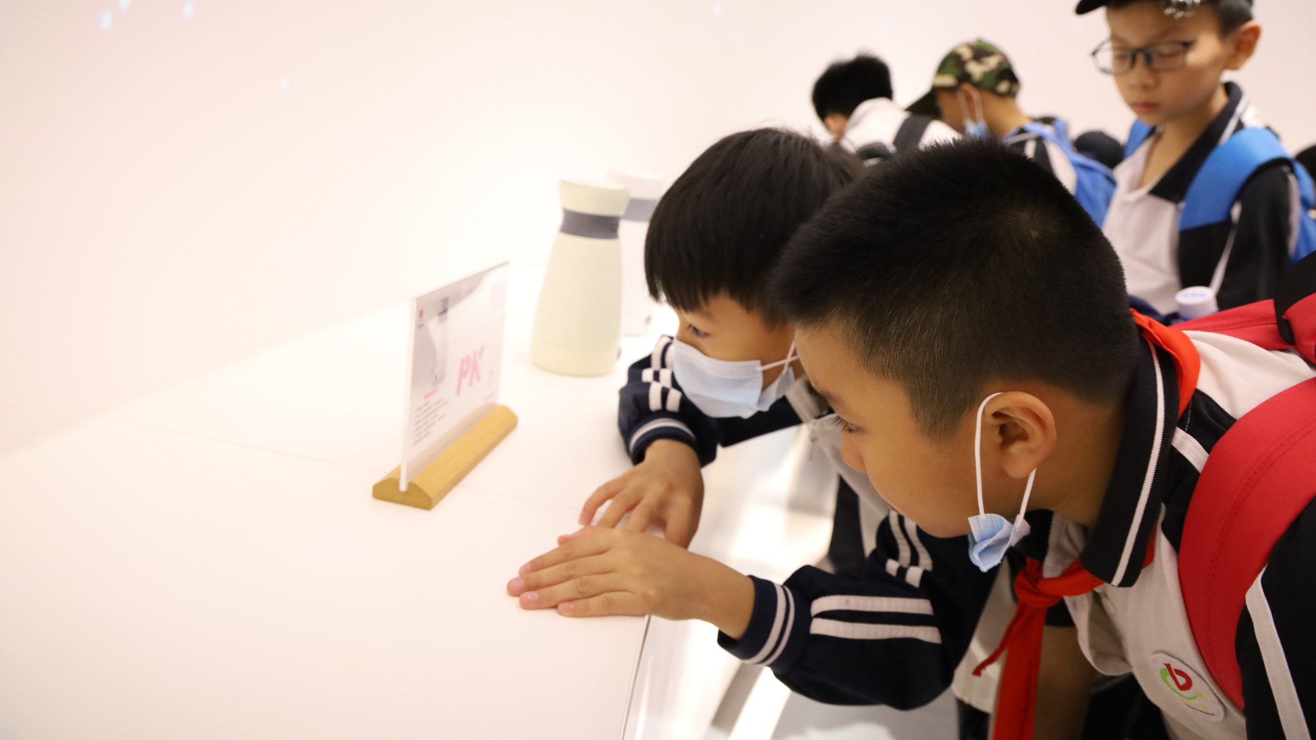 00名小學(xué)生“沸騰”了，在我城來(lái)一場(chǎng)創(chuàng)意紛呈的工業(yè)研學(xué)之旅"