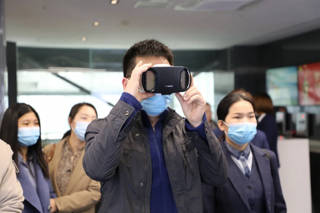 中原工業設計城—“前行者輕創匯”沙龍活動走進國家級工業設計中心