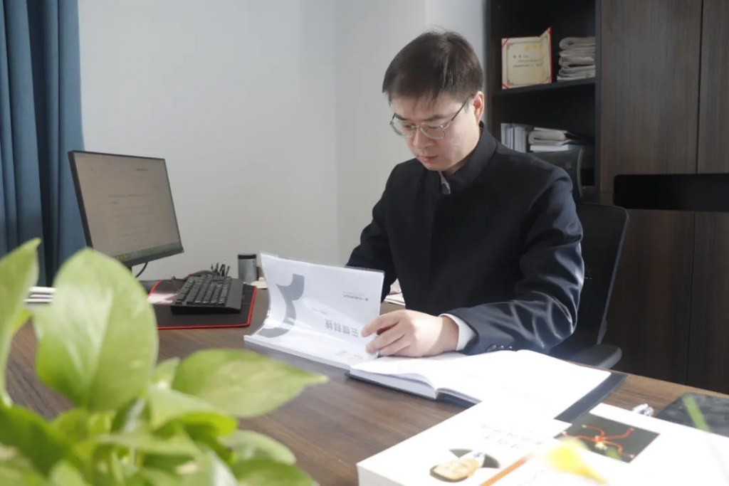 媒體專訪丨加快實現(xiàn)“25311”目標一把手訪談 --中原工業(yè)設(shè)計城