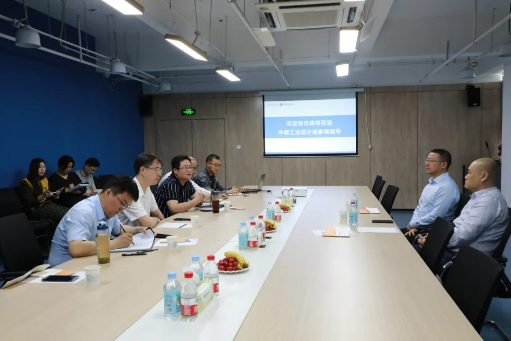 中鐵融信領導一行到訪中原工業設計城參觀考察