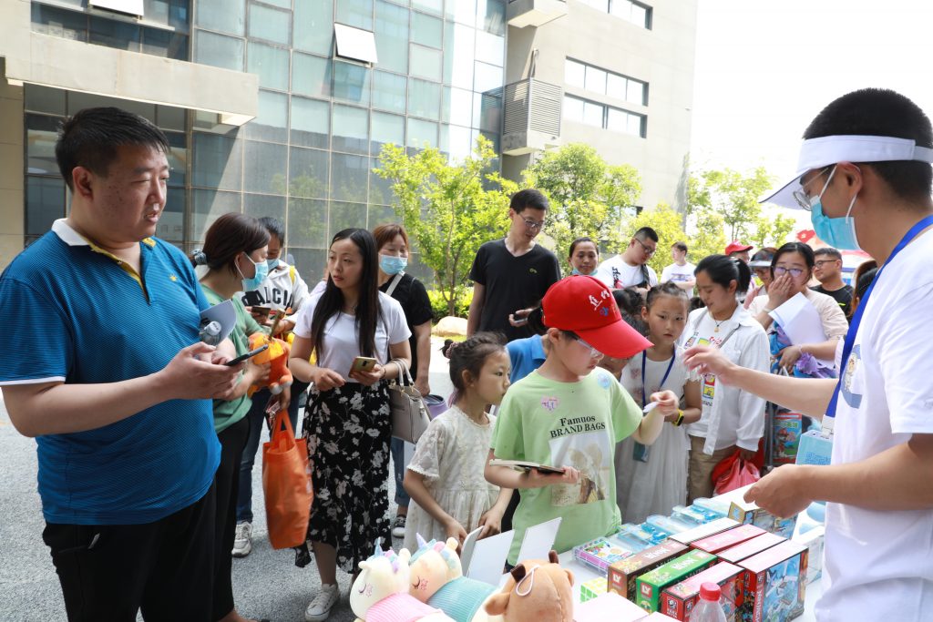 設(shè)計城第二屆社會開放日拉開帷幕，市民游客新奇體驗大呼“過癮”