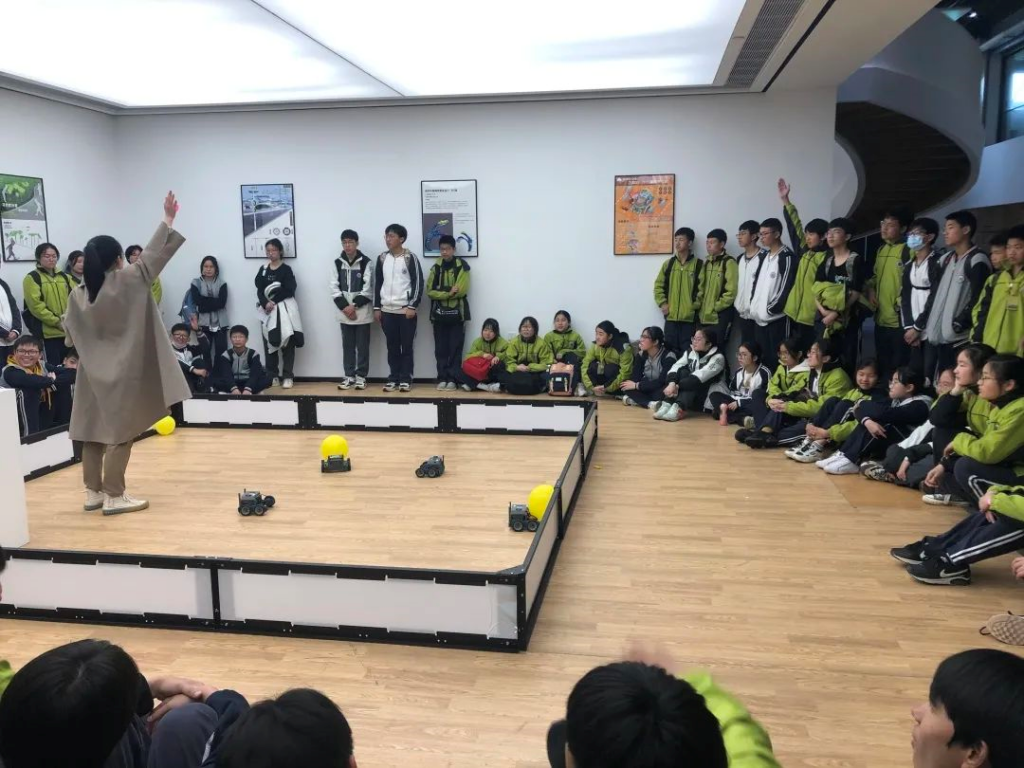 少年強(qiáng)則國(guó)強(qiáng)！掌起學(xué)子親密接觸人工智能