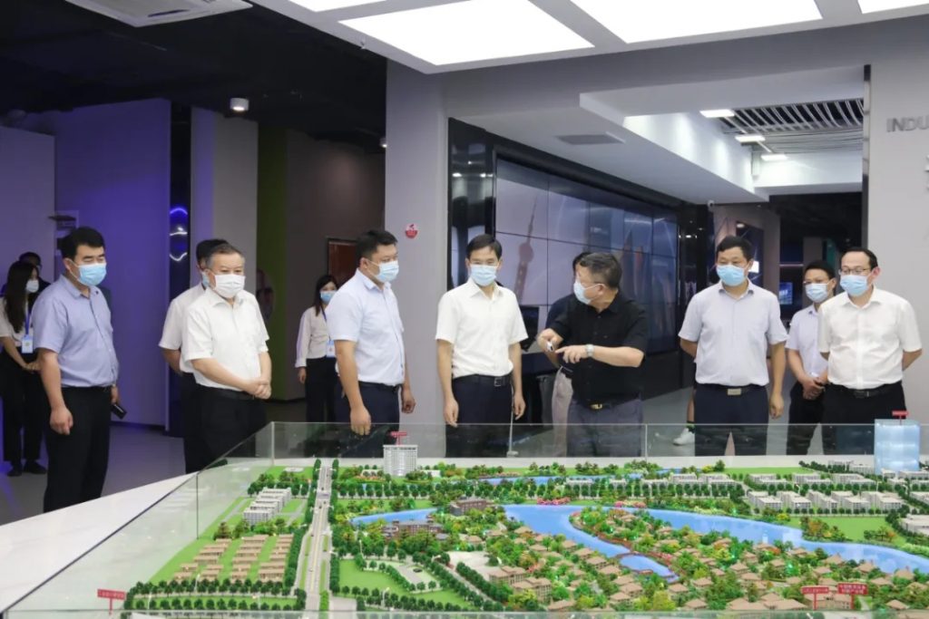 江西省副省長陳小平一行調研江西工業設計小鎮，他指出......
