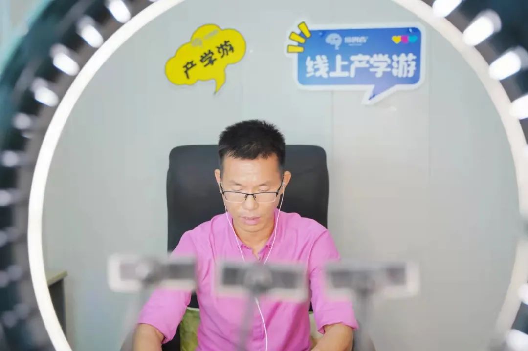 D2C平臺(tái) | 2021專業(yè)考察——設(shè)計(jì)人才互聯(lián)網(wǎng)實(shí)訓(xùn)項(xiàng)目來啦！