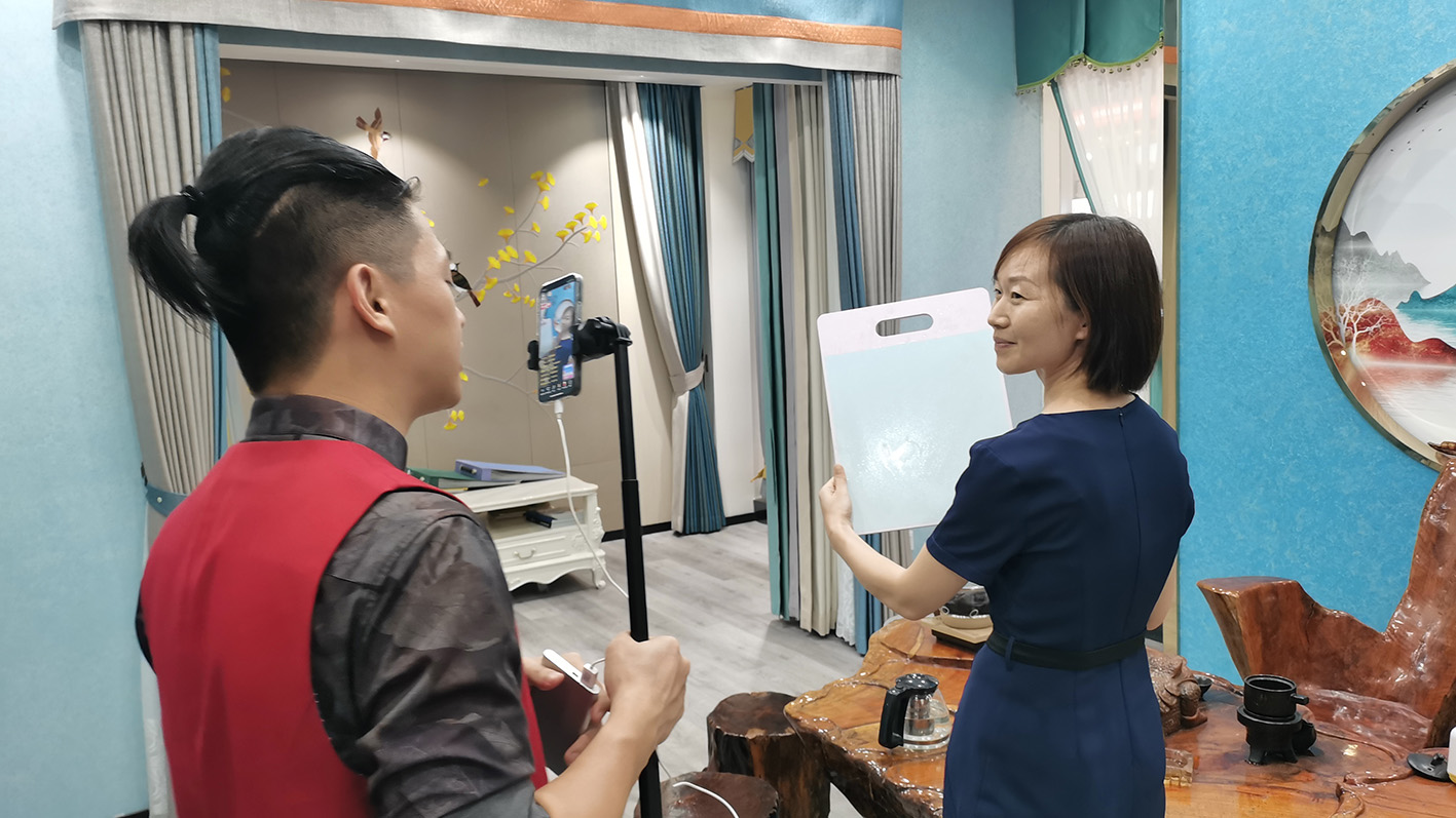 拿來吧！我的寶藏家居 快手家裝垂類主播國慶約“惠”慧聰城