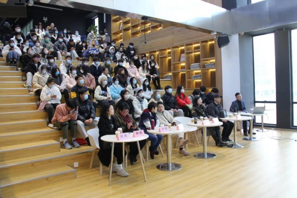 喝彩和掌聲不斷！這場演講為何引發未來青年設計師們紛紛點贊？