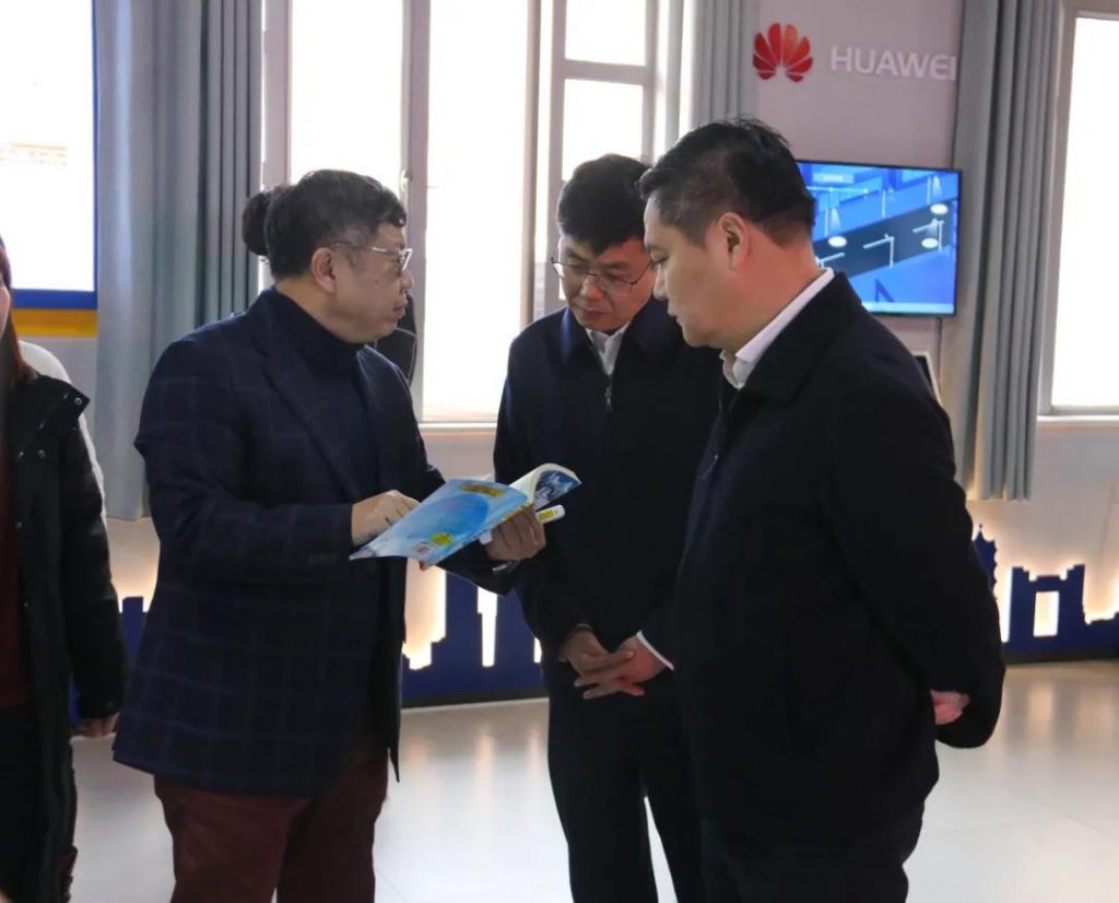 聚焦！南昌市紅谷灘區黨政代表團考察設計小鎮