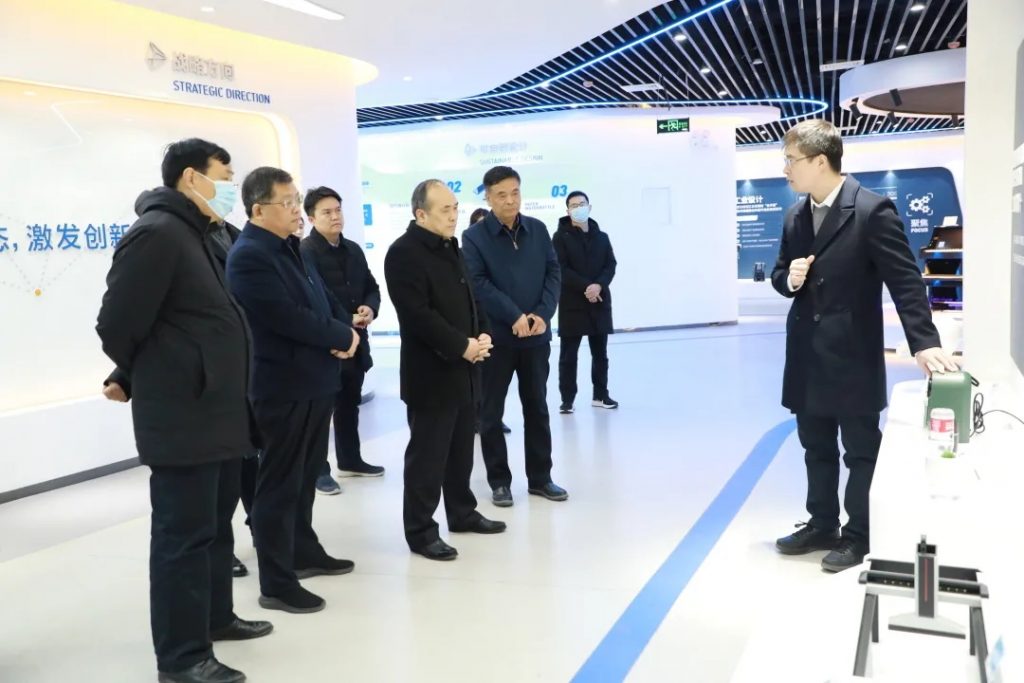 焦作市副市長王付舉一行蒞臨中原工業設計城
