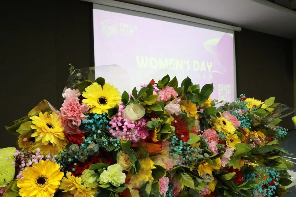 剪去浮華 | 中原工業設計城成功舉辦“以花之名·贈爾余香”花藝沙龍活動