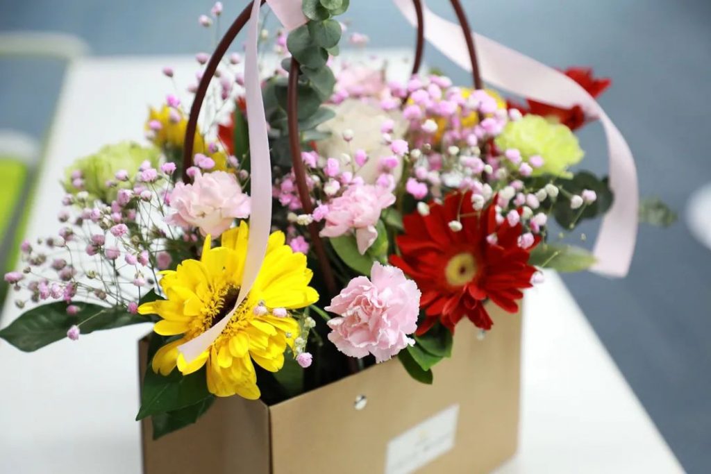 剪去浮華 | 中原工業設計城成功舉辦“以花之名·贈爾余香”花藝沙龍活動