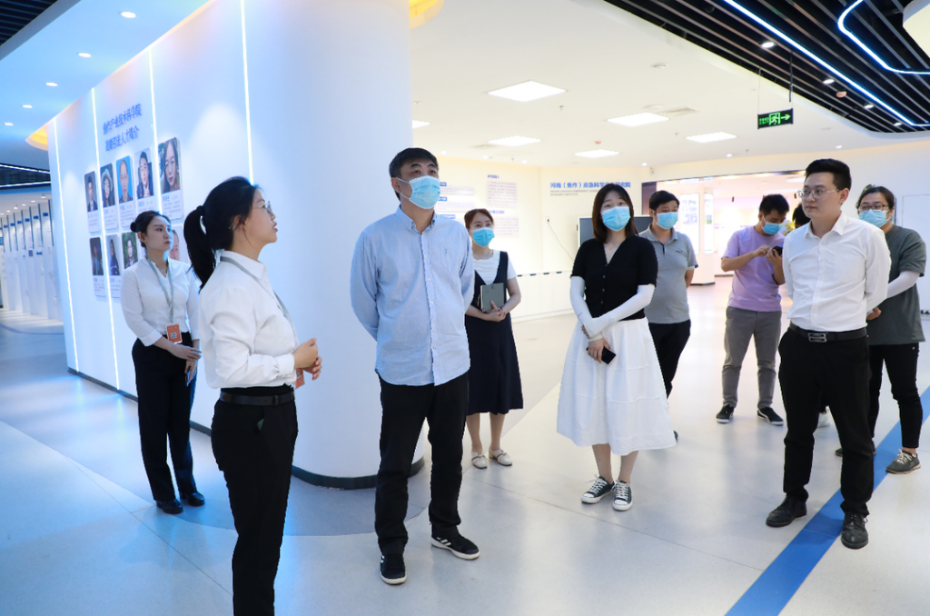 焦作市科協副主席李峰一行，蒞臨設計城開展省科普教育基地調研工作