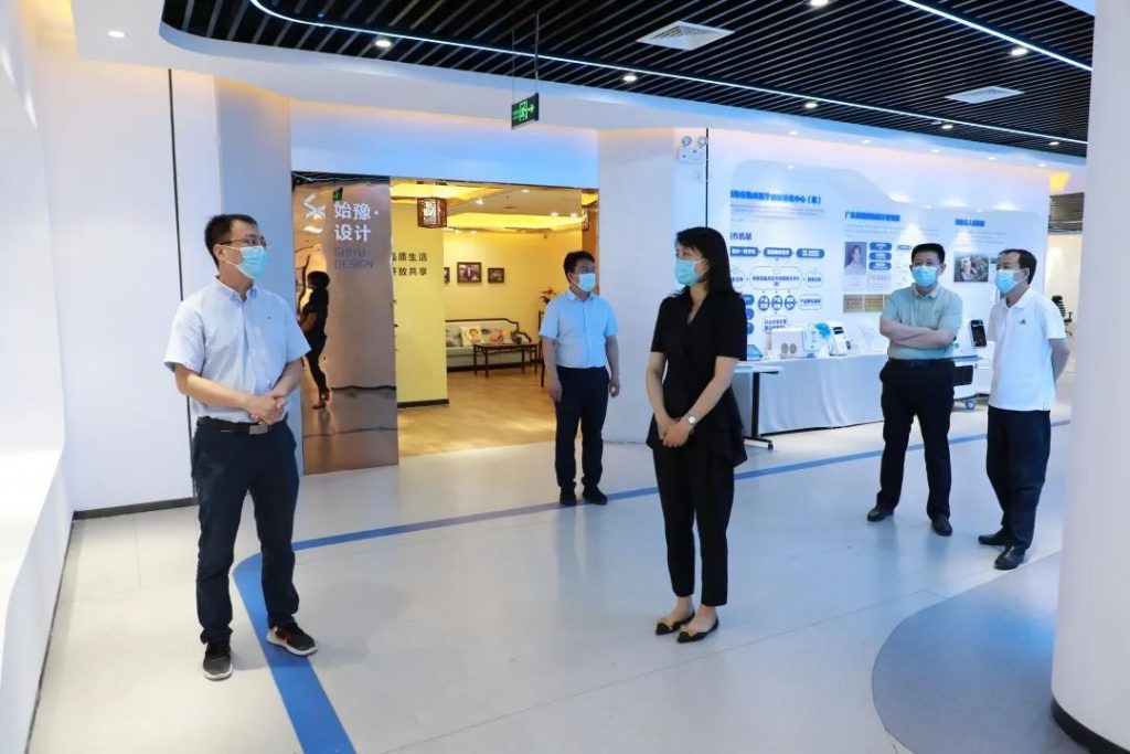 河南省人社廳就業(yè)促進(jìn)局副局長謝攀一行蒞臨設(shè)計城調(diào)研