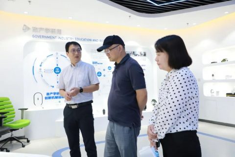 焦作市文化廣電和旅游局副局長李建陽一行蒞臨設計城參觀調研