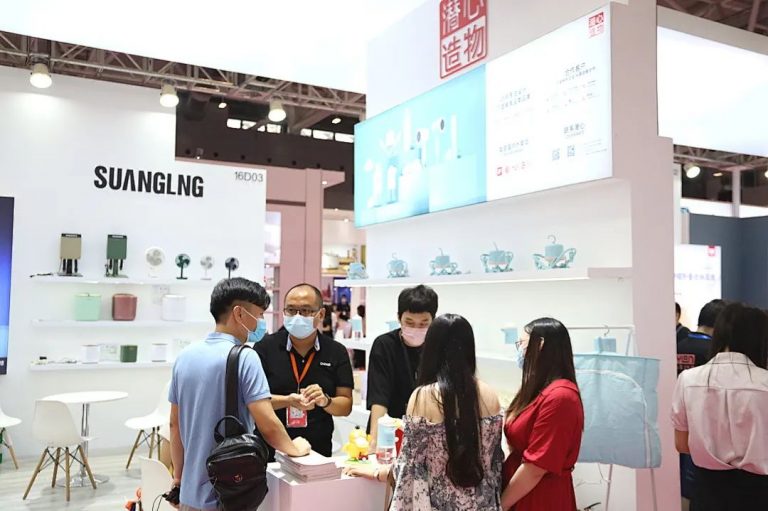 設(shè)計(jì)城企業(yè)亮相第三十屆深圳國(guó)際禮品展，“設(shè)計(jì)順德”閃亮登場(chǎng)