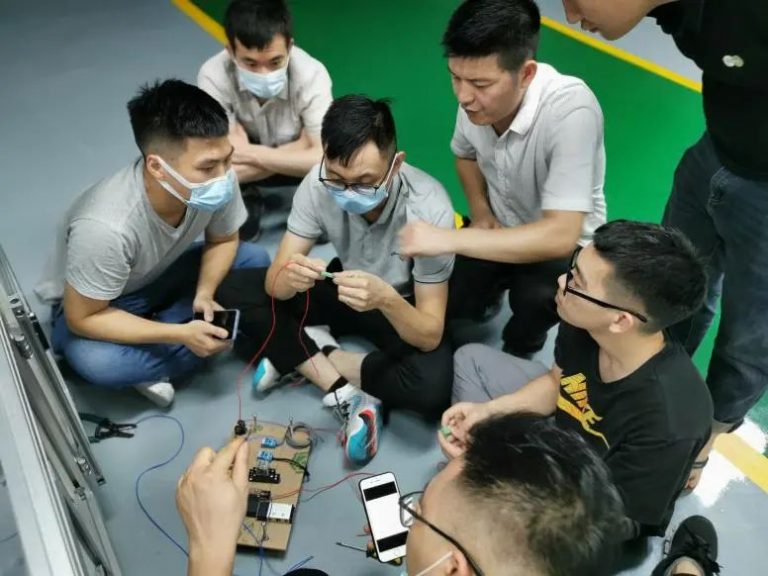 兩個月掌握工業機器人操作，設計城助力北滘培育智造人才！