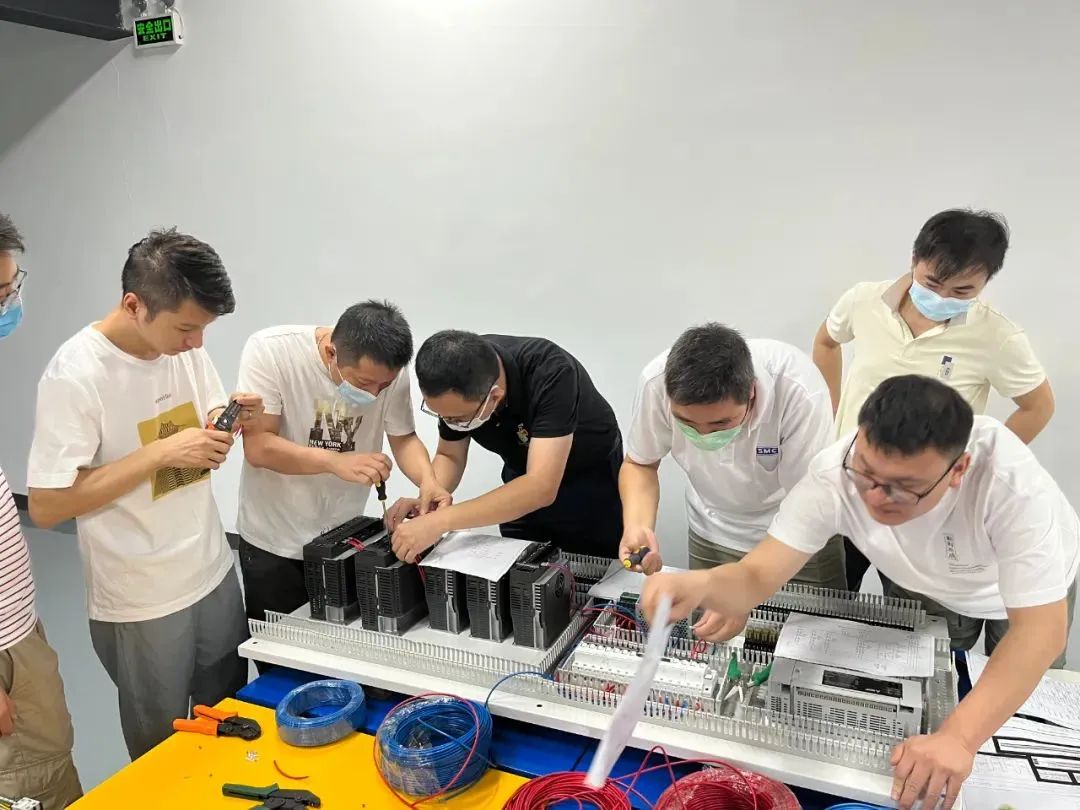 設(shè)計城造就高技能人才 PLC培訓(xùn)課程火熱進行中