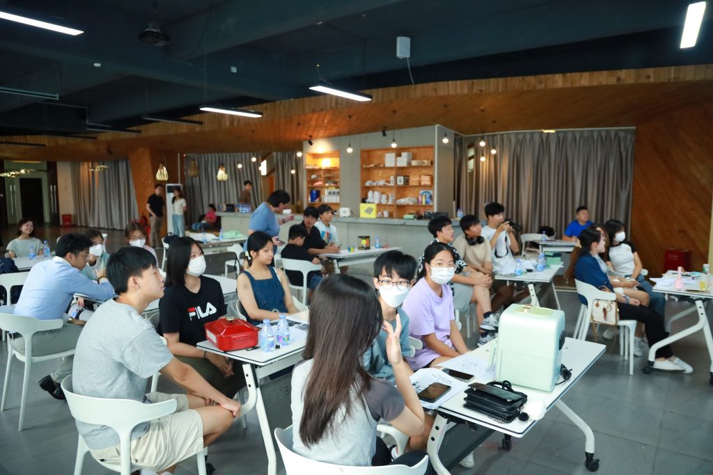 香港青年探尋設(shè)計城 共赴大灣區(qū)創(chuàng)新之旅