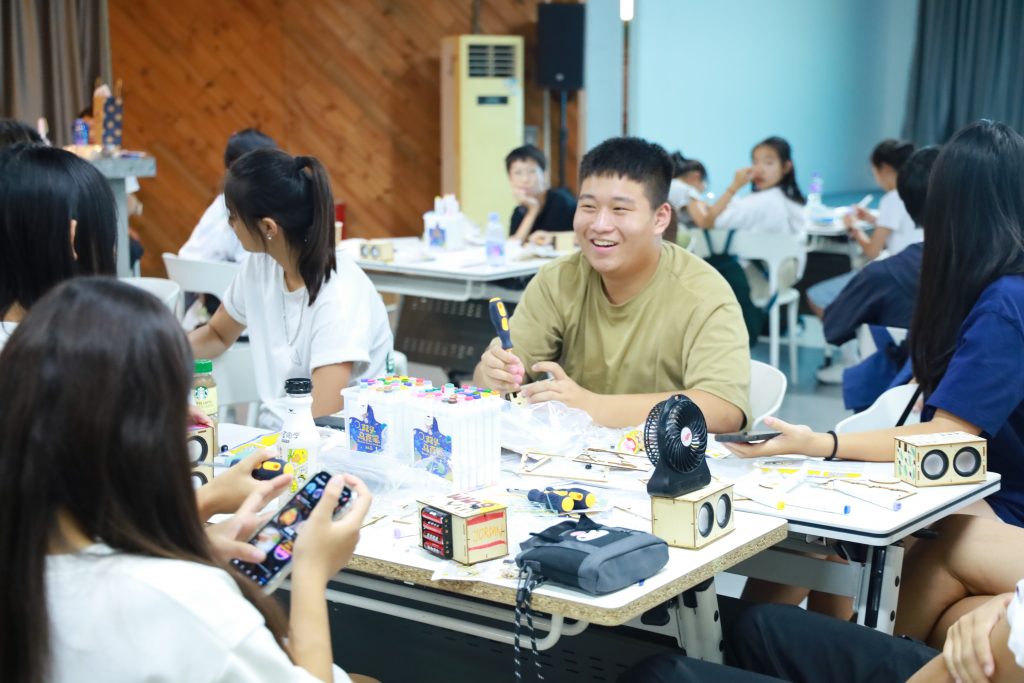 香港青年探尋設(shè)計城 共赴大灣區(qū)創(chuàng)新之旅