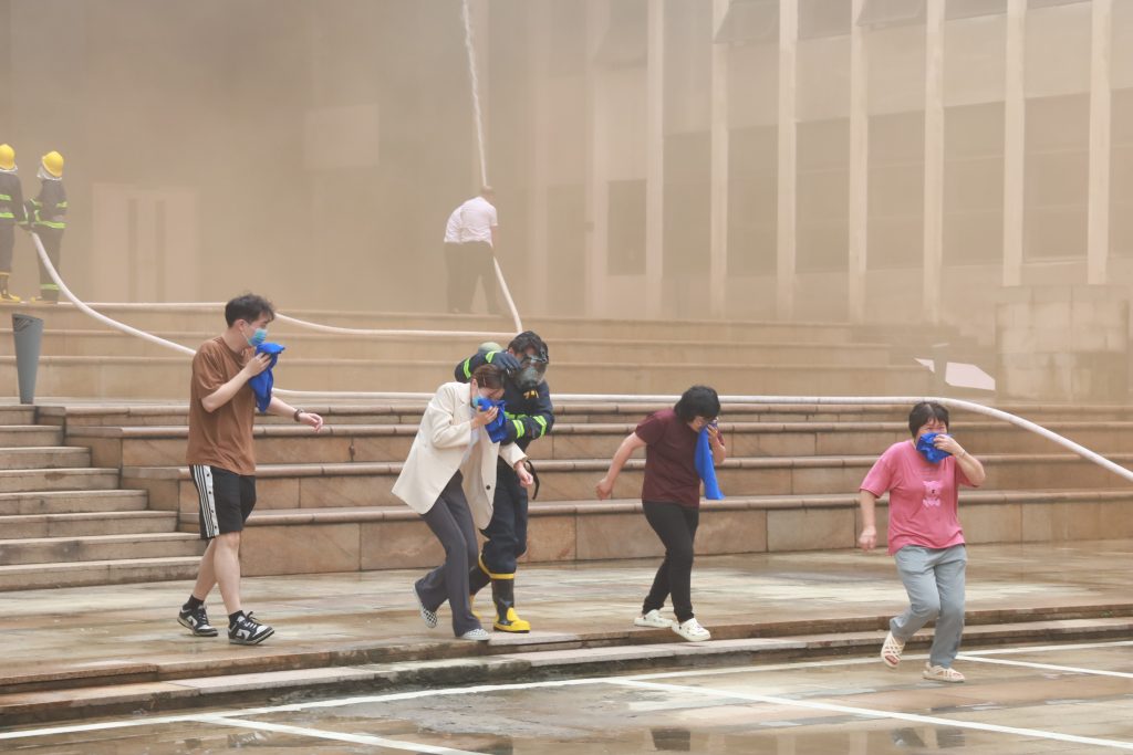 筑牢安全防線(xiàn) 設(shè)計(jì)城舉行消防知識(shí)培訓(xùn)和演練活動(dòng)
